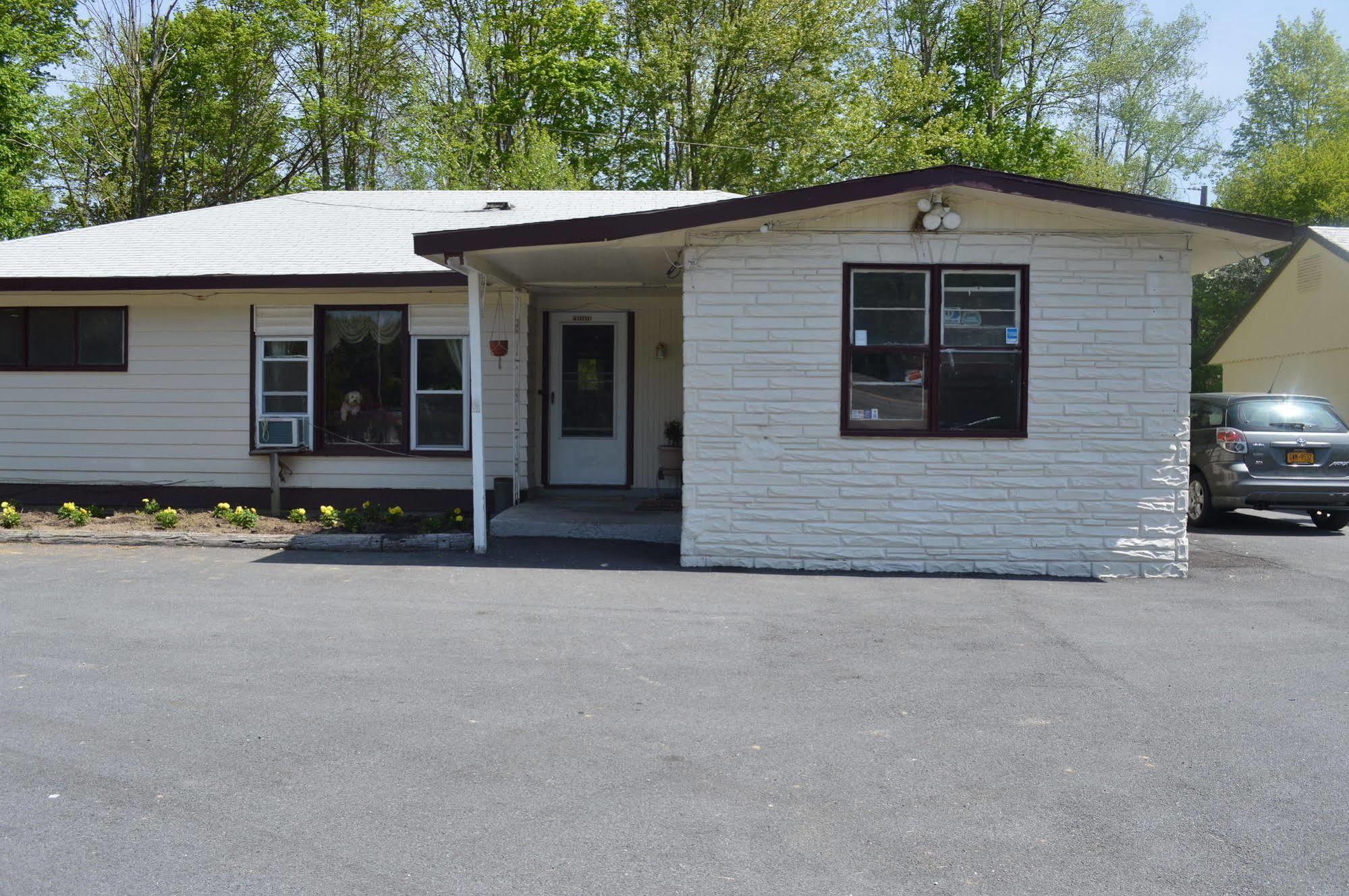 James Motel Monroe Exterior photo
